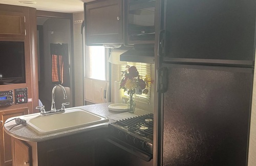 Dandridge House | DearBear Landing in the Smokies - Lakefront - Fish-Kayak - near Dollywood !