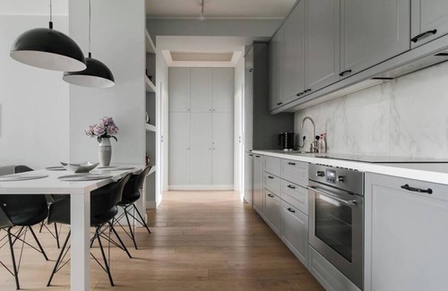 Srodmiescie Południowe Apartment | Decadent DeLux Comfort in the Heart of Warsaw