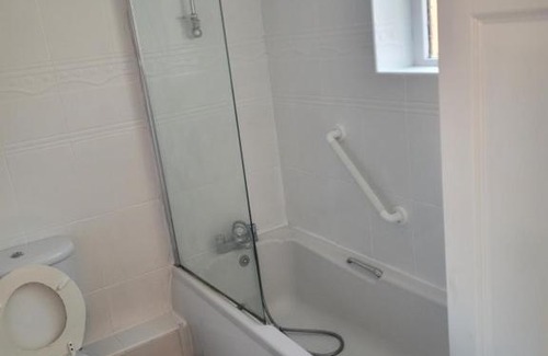 Dukinfield House | Decent Homes No 4- modern double room