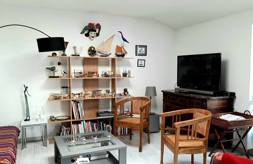 Bacalan House | Decibel House and Wall-E