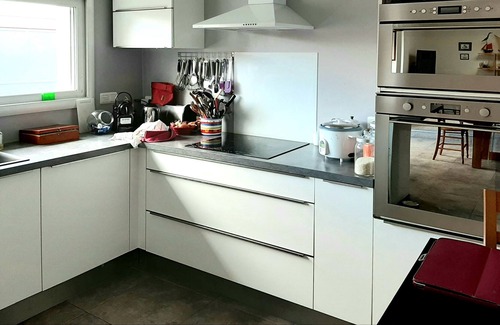 Bacalan House | Decibel House and Wall-E