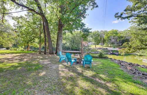 Grove House | Deck and Dock Access Lakefront Grove Cabin!