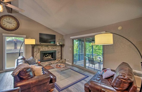 Osage Beach House | Deck and Fire Pit Margaritaville Resort Home!