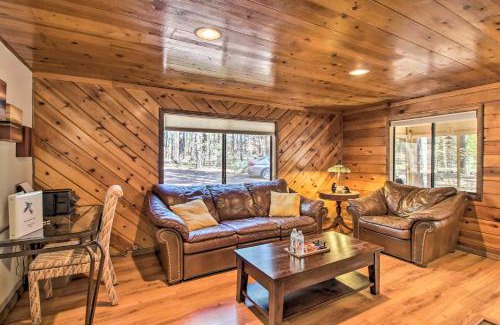 Pinetop-Lakeside House | Deck and Grill Pet-Friendly Lakeside Cabin