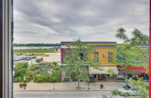 Hannibal Apartment | Deck and River View Loft in Downtown Hannibal