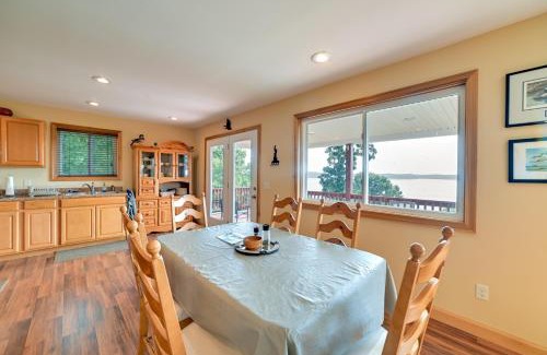 New Concord House | Deck and Water View Cozy Kentucky Lake Getaway