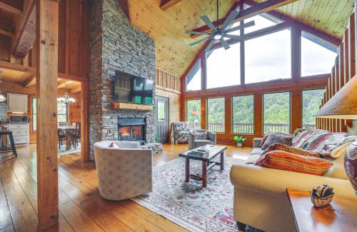 Waynesville House | Decks and Mountain Views Waynesville Getaway!