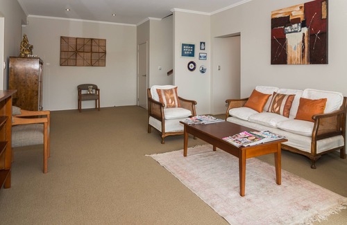 Paihia Bed & Breakfast | Decks of Paihia