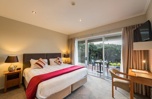 Paihia Bed & Breakfast | Decks of Paihia