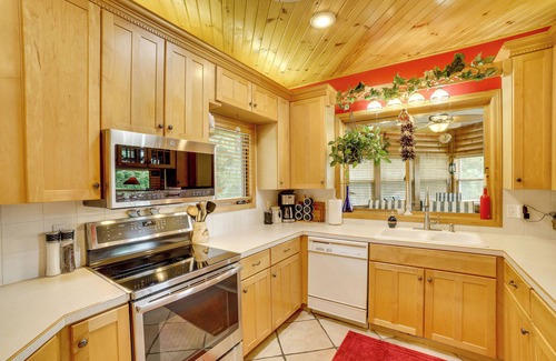 Shell Knob Cabin | Decks & Views: Spacious Cabin Near Table Rock Lake