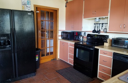 Accident House | Deep Creek Lake Area! Spend Less on Lodging and More on FUN!