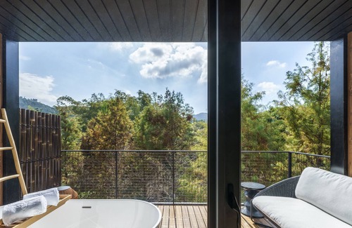 Yuchi Bed & Breakfast | Deer Chaser Hotel