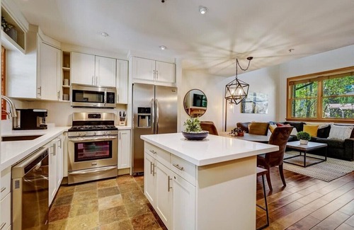 Deer Valley House | Deer Valley- 2 Bed- Greyhawk- Sleeps 8
