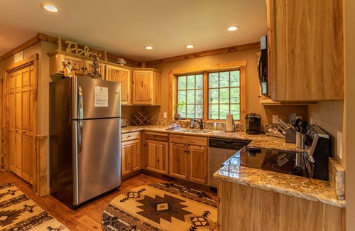 Banner Elk Cabin | Deerview Cottage at Eagles Nest - Secluded and quiet, walk to trails, resort amenities