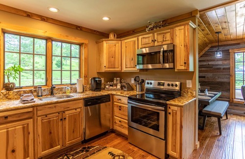 Banner Elk Cabin | Deerview Cottage at Eagles Nest - Secluded and quiet, walk to trails, resort amenities