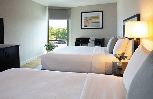 Traverse City Hotel | Delamar Traverse City