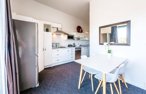 Matiatia Bay Apartment | Delamore Cove Summary