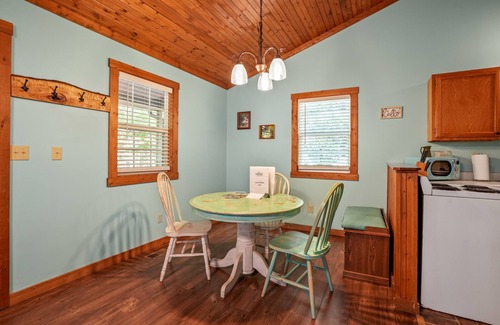 Rockbridge Cabin | Delaware Cabin at Big Pine Retreat