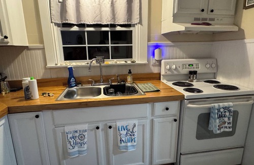 Jamestown House | Delightful 2-bedroom house in Jamestown, a short drive from Lake Cumberland