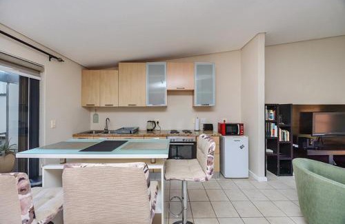 Salt River Apartment | Delightful 2BD Townhouse in Woodstock