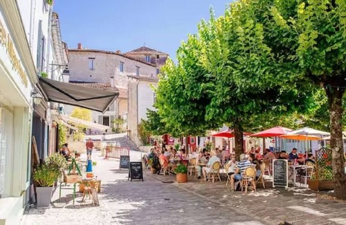 Aubeterre-sur-Dronne House | Delightful 2-bedroom townhome in Aubeterre-sur-Dronne ECHOPPE