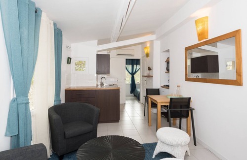 Collias Apartment | Delightful Riverside Apartment with River Views, The Upper 1