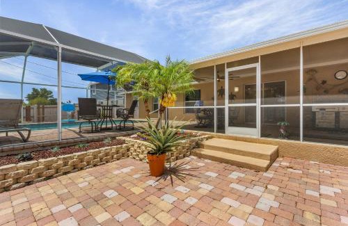 Diplomat House | Delightful! Tranquility, Heated Saltwater Pool -Villa Deep Blue Haven - Roelens