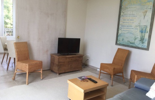 Grandcamp-Maisy House | Delightful villa leading from the garden directly onto the beach