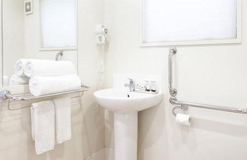 Nelson Apartment | Delorenzo Studio Apartments