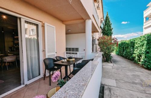 Zidarici Apartment | Deluxe Apartment Malin 3 near the beach