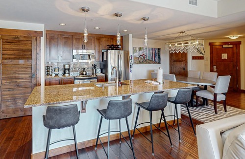 Steamboat Springs Condo | Deluxe condo next to Wildhorse gondola w/shared outdoor pool, hot tubs, gym