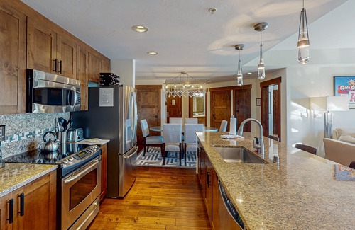 Steamboat Springs Condo | Deluxe condo next to Wildhorse gondola w/shared outdoor pool, hot tubs, gym