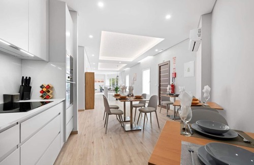 Sao Vicente House | Deluxe Double Room with Balcony Q4