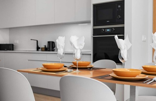 Sao Vicente House | Deluxe Double Room with Balcony Q4