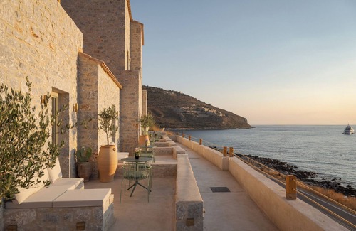 Limeni Apartment | Deluxe Family Suite by Yerma Suites Limeni