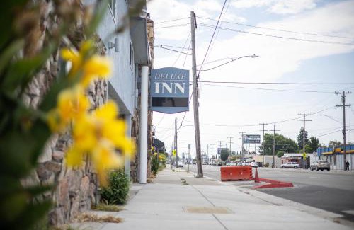 Cherryland Hotel | Deluxe Inn
