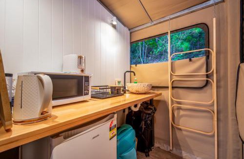 Nelly Bay Other | Deluxe King Safari Tent 2