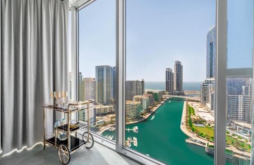 Dubai Marina Apartment | Deluxe Marina View 2BR - Stella Maris Retreat
