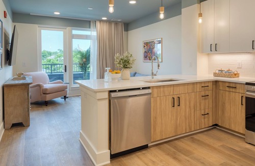 12 South Hotel | Deluxe Queen Accessible Suite at The Gilmore