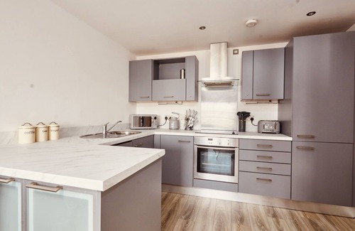 Leeds Apartment | Deluxe River View Apt & Free Secure Parking!