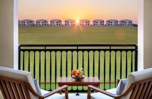 Dubai House | Deluxe Room Near Luxe Spa Dubai