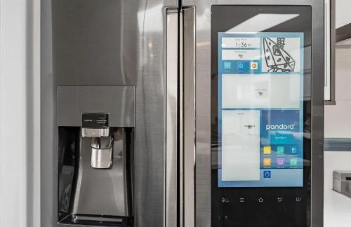 Parkside House | Deluxe Room with Private Bathroom & Full Amenities