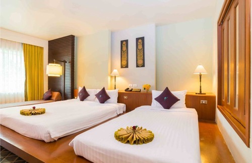 Patong Hotel | Deluxe Royal Triple Room #05