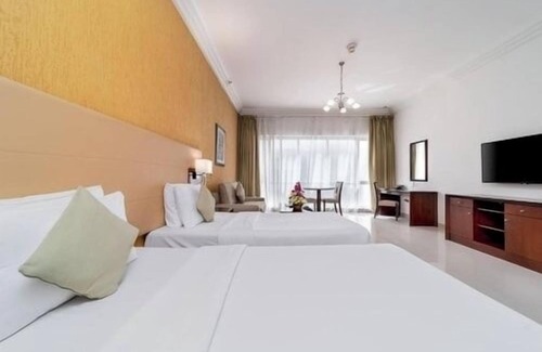 Deira Hotel | Deluxe Studio Near Reef Mall By Luxury Bookings