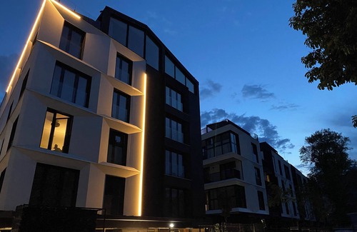 City Centre Apartment | Deluxe Suite walking distance to Krakow Old Town & Castle with pool, sauna & gym