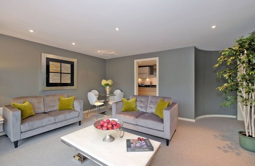 Central Aberdeen Apartment | Deluxe three-bedroom home in the sought-after West End area of Aberdeen