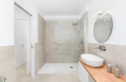 Spotorno Apartment | -DeLuxe Vision- Fronte Mare, Spiaggia e Parcheggio