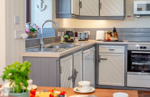 Stibb House | Demelza Cottage - Three Bedroom House, Sleeps 6