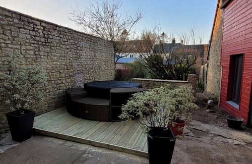 Sainte-Mere-Eglise House | Demeure Avec Spa, Espace Jeu, Babyfoot, Idéal Pour les Familles