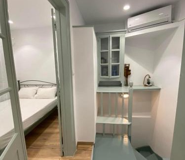 Trygonas House | Demi's Traditional House